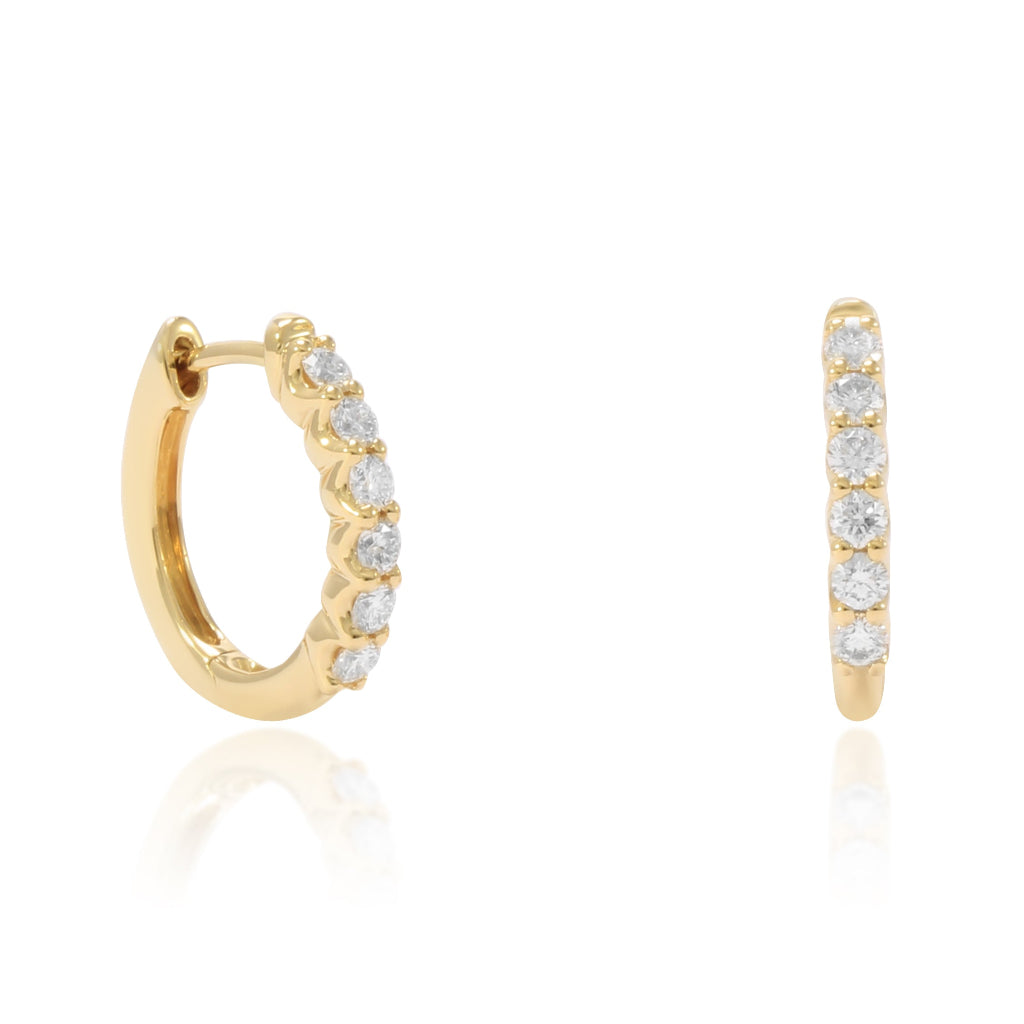 Pendientes de aro realizados en oro amarillo de 18 quilates con 12 diamantes talla brillante. Joyería Pamplona
