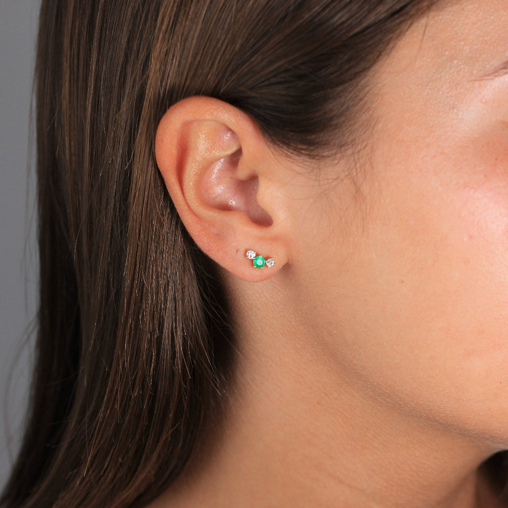 Pendientes realizados en oro amarillo de 18 quilates con esmeralda y diamantes. Joyería Pamplona