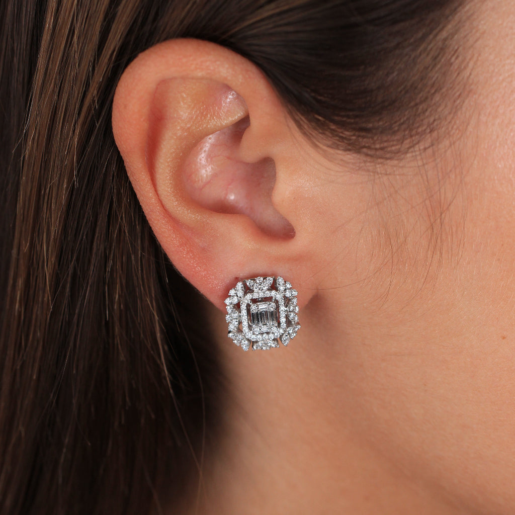 Pendientes realizados en oro blanco  de 18 quilates con diamantes. Joyería Pamplona