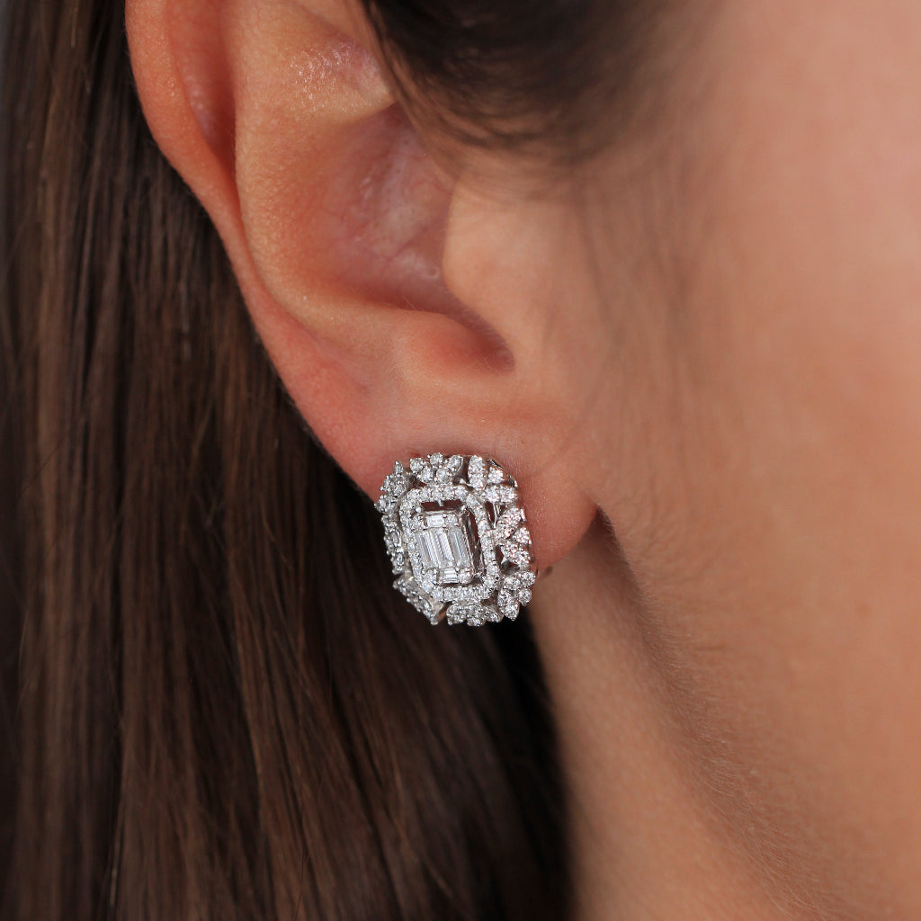 Pendientes realizados en oro blanco  de 18 quilates con diamantes. Joyería Pamplona