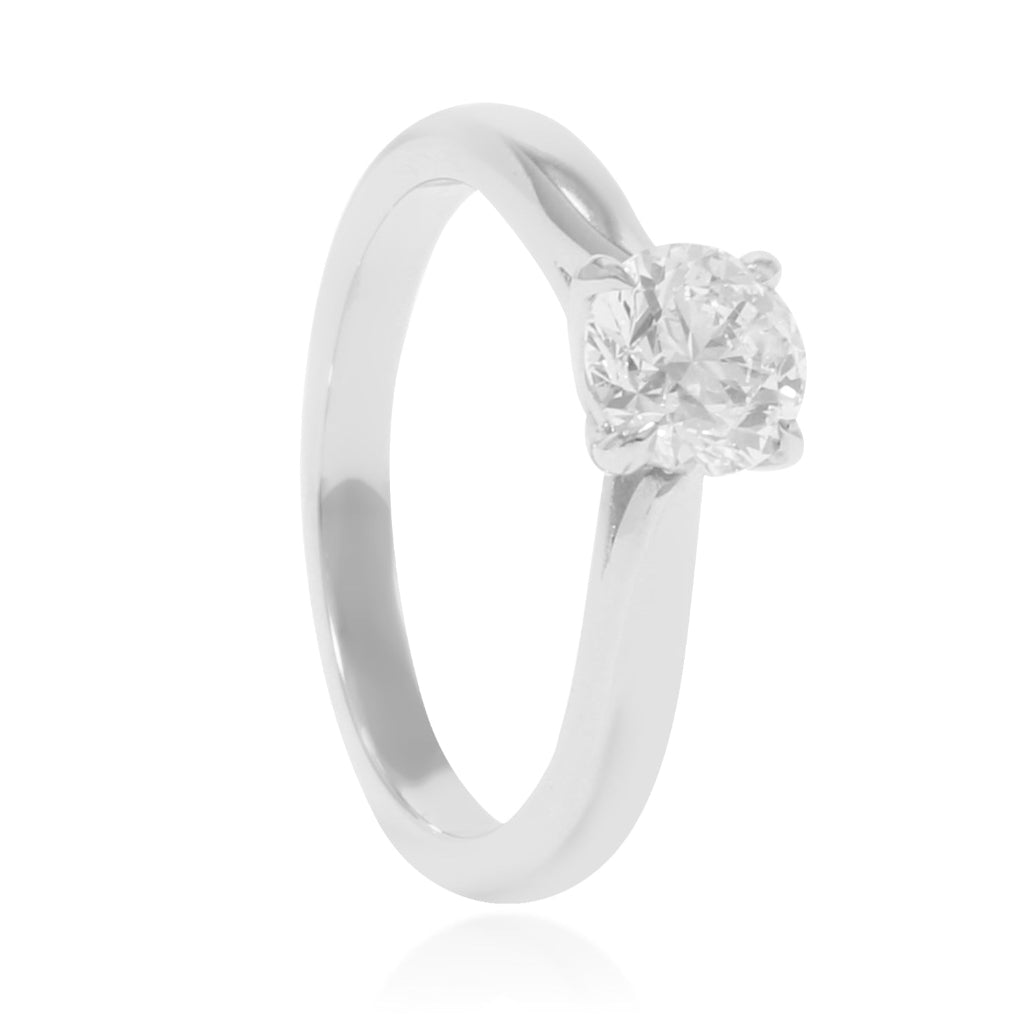 Sortija de pedida realizada en platino 960 con un diamante engastado en cuatro garras