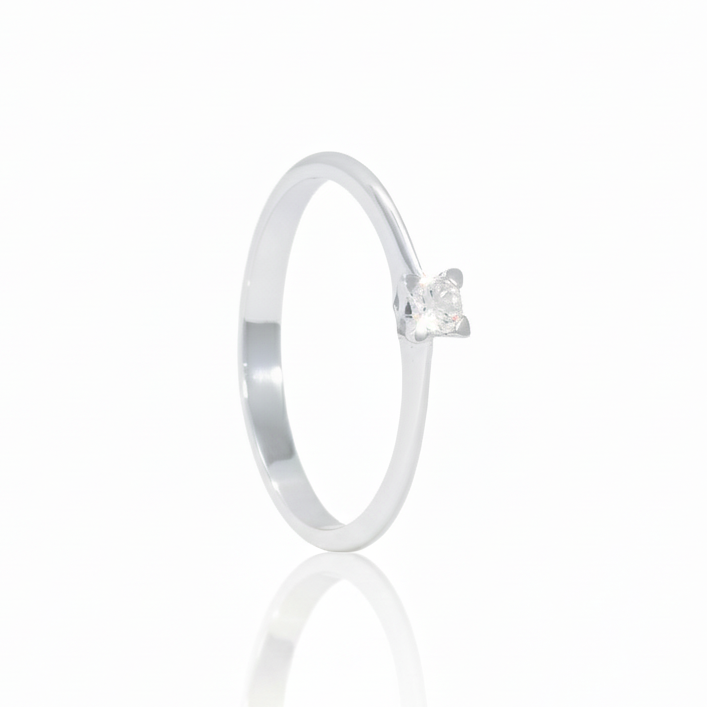 Anillo de compromiso oro blanco con diamante central