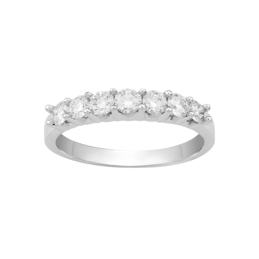 Sortija cinquillo en oro blanco de 18 quilates con 7 diamantes engarzados en garras. Joyería Pamplona.