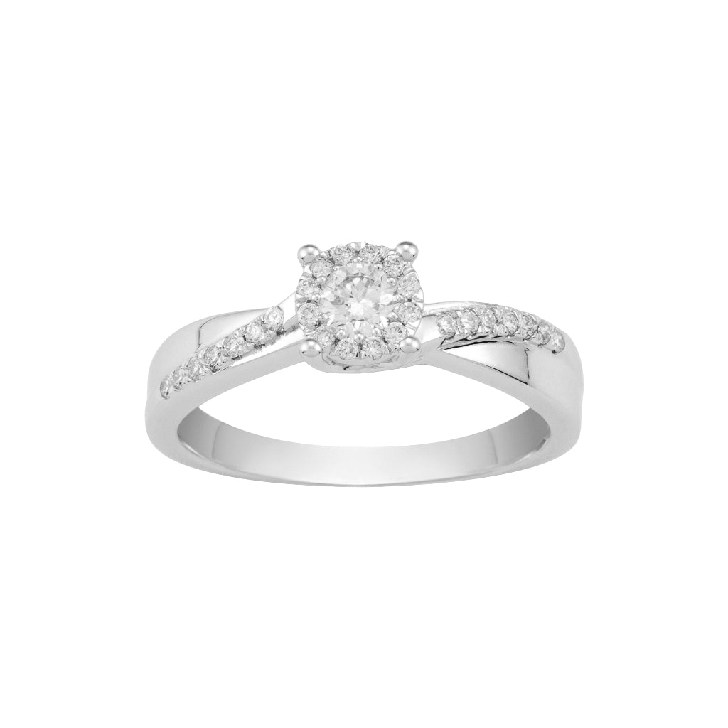 Sortija en oro blanco de 18 quilates con diamantes. Joyería Pamplona.
