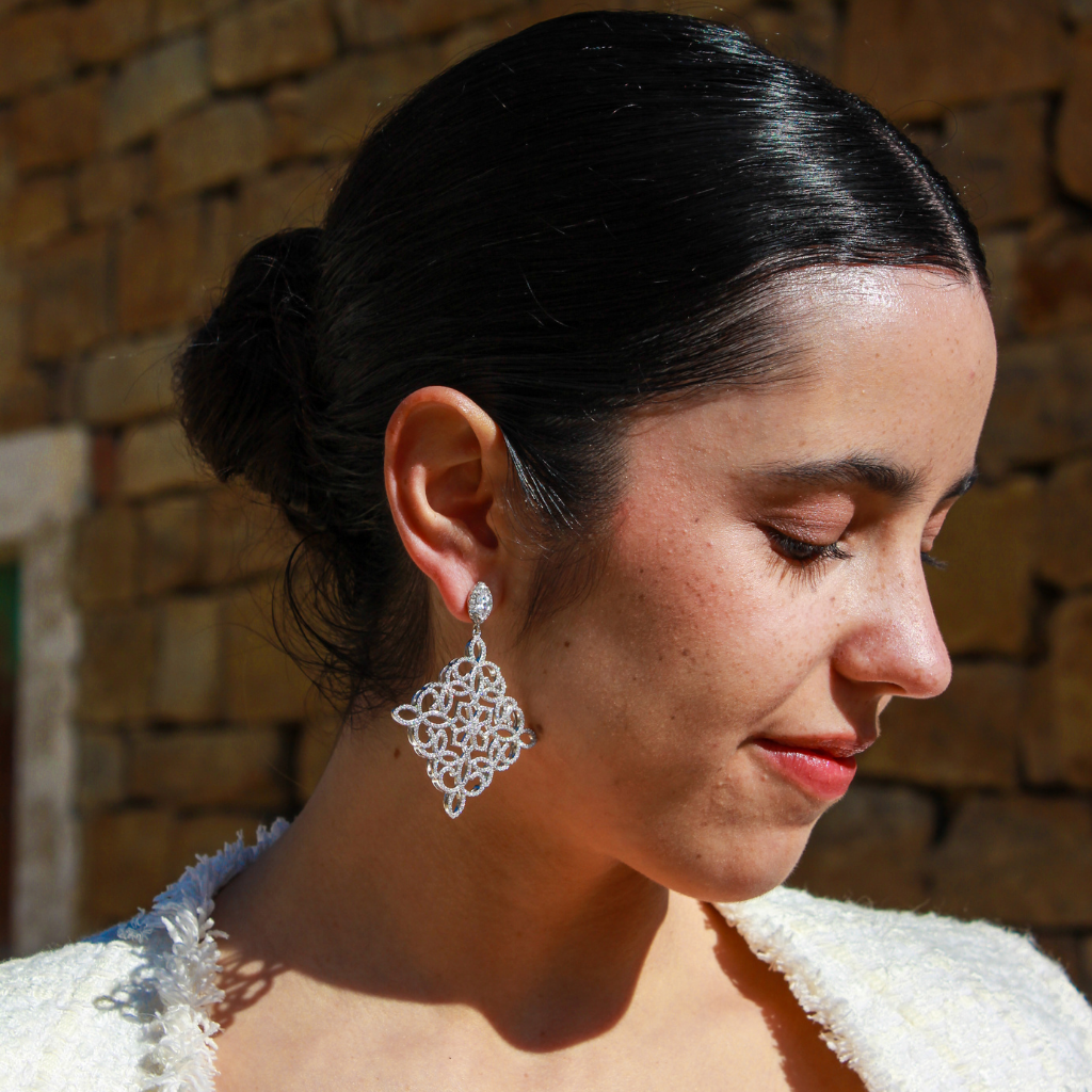 Pendientes de novia en forma de rombo. Joyeria Pamplona