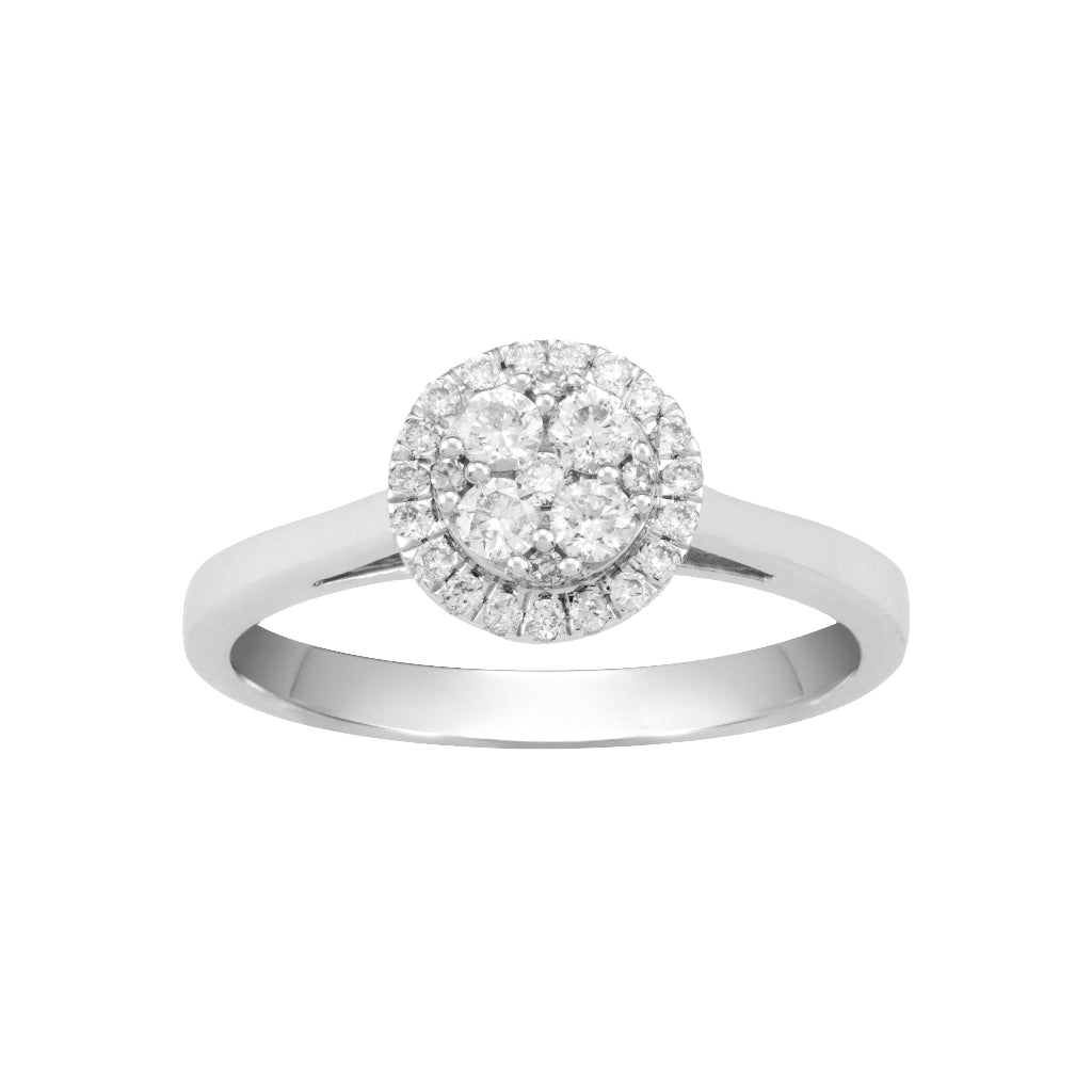 Sortija de oro blanco de 18 quilates con 4 diamantes centrales de 0,16cts. acompañados de 4 diamantes pavé de 0,014cts. con una orla de 20 diamantes talla brillante con un total de 0,11cts.