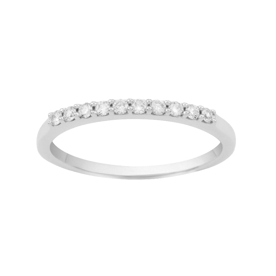 Sortija media alianza en oro blanco de 18 quilates con 10 diamantes engarzados en garras. Joyería Pamplona.