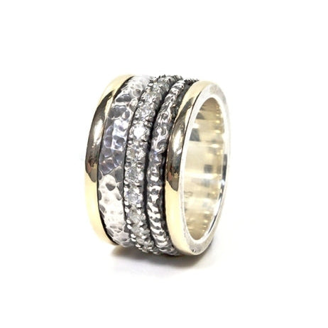 Anillo de plata de primera ley, oro de 9 quilates y circonitas. Colección Styliano Jewellery.