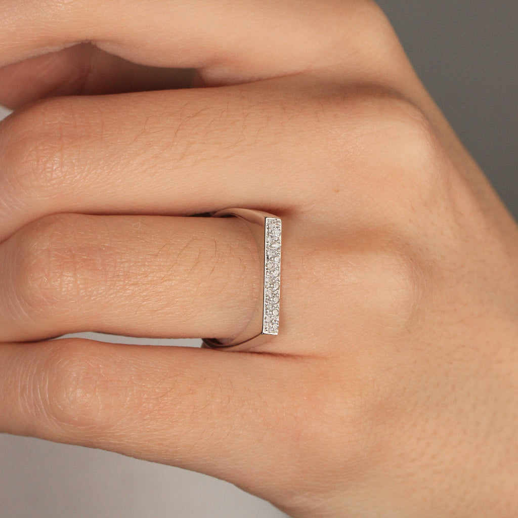 Anillo rectangular oro blanco 18k con diamantes