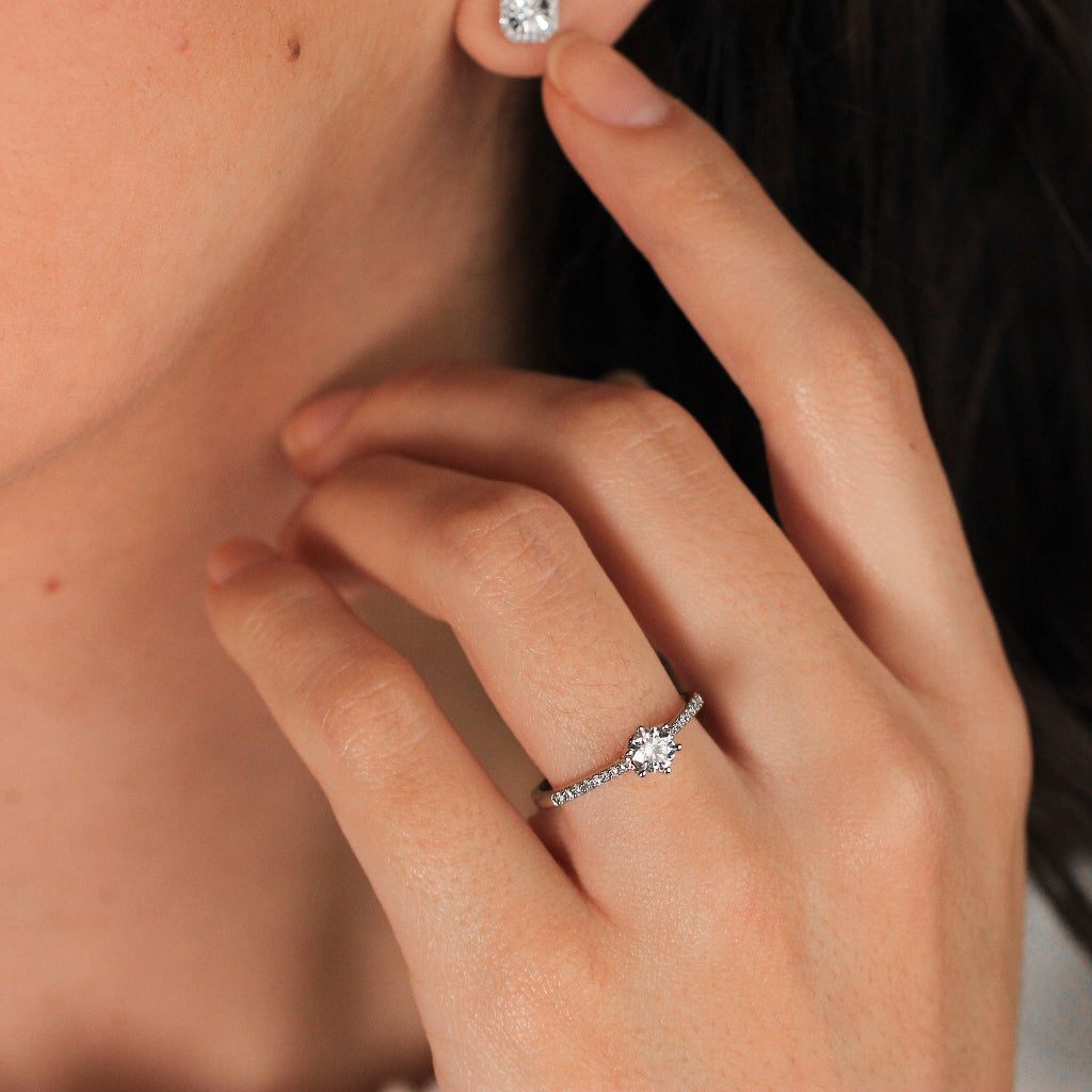 Sortija de compromiso oro blanco 18k diamante