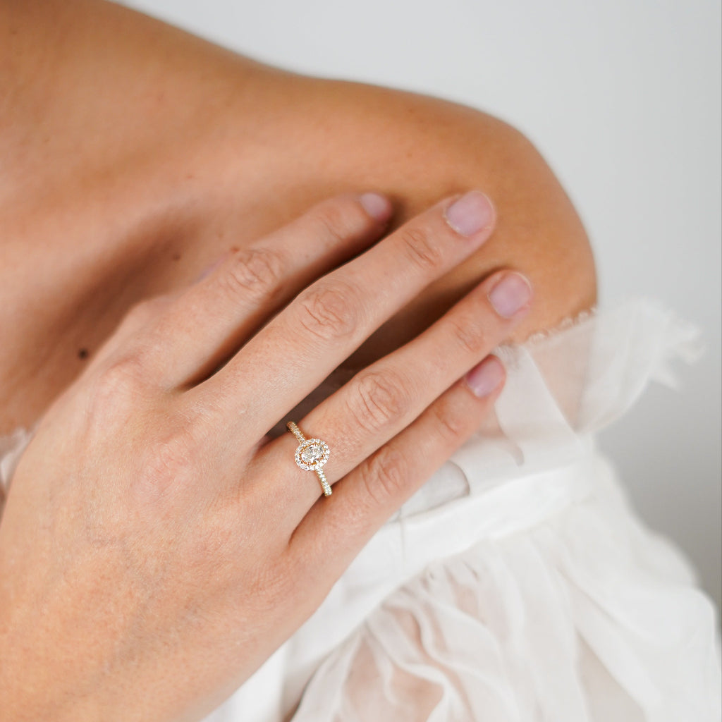 Anillo Oro amarillo 18k y diamante certificado por GIA