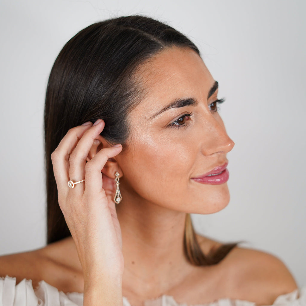 Anillo de compromiso realizado en oro amarillo y diamante