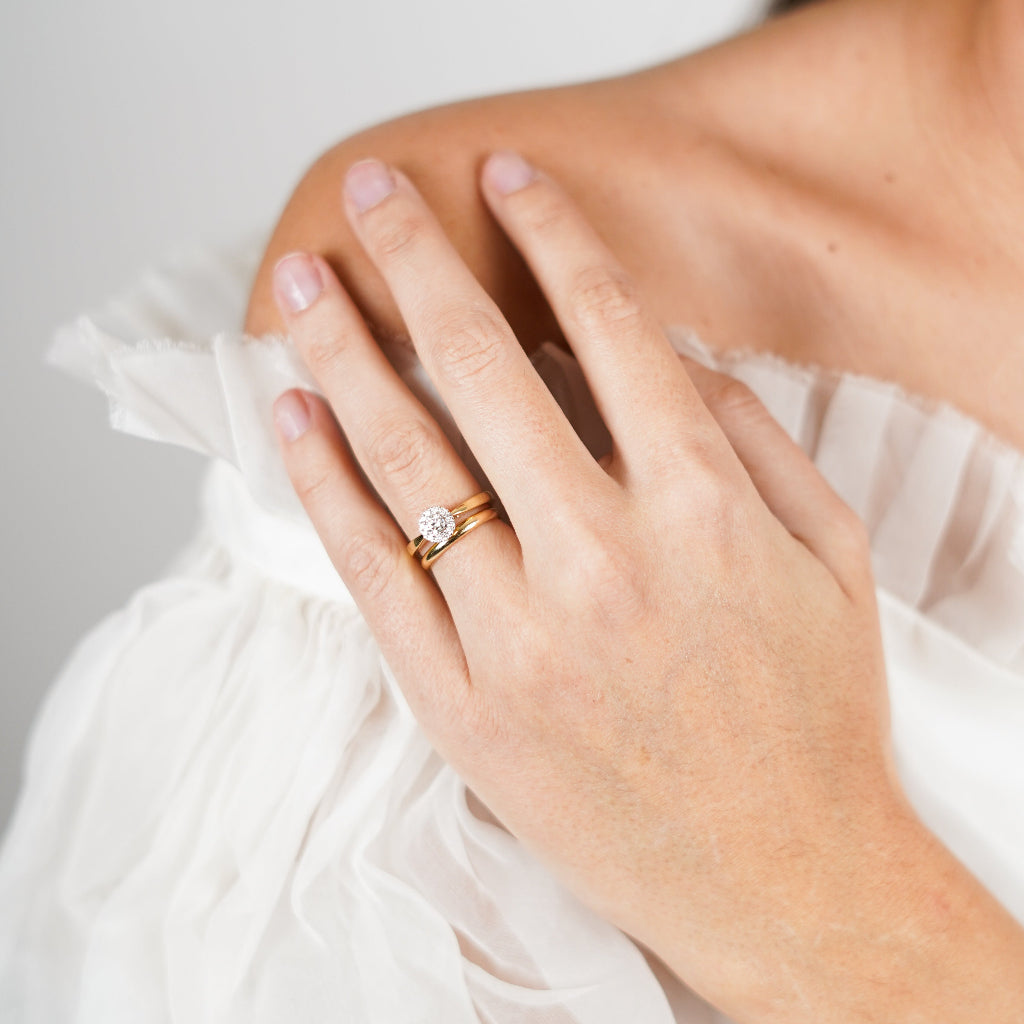 Anillo de compromiso y alianza oro amarillo 18k