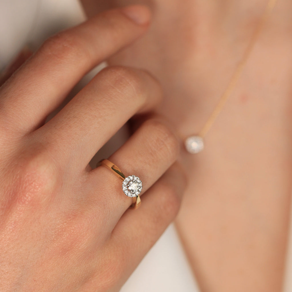 Sortija de compromiso oro amarillo 18k con diamante