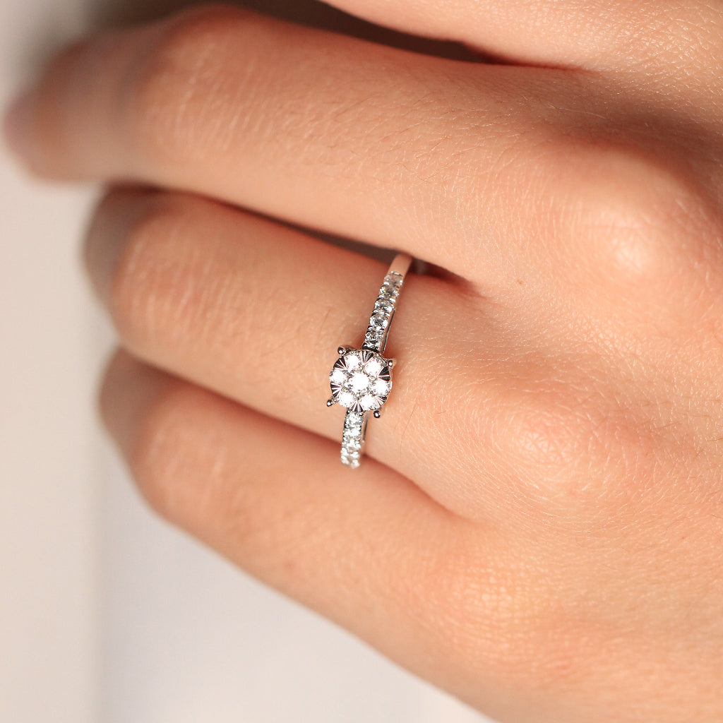 Sortija de pedida oro blanco y diamantes