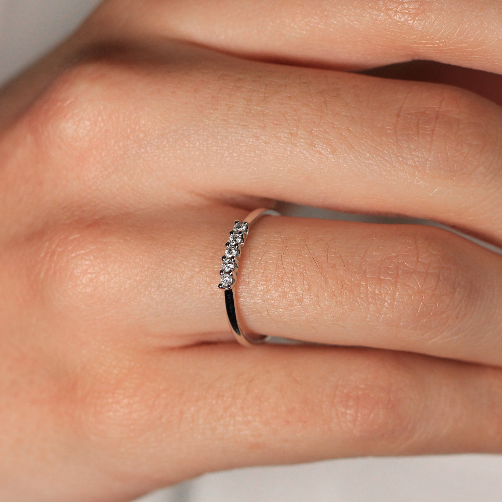 Anillo oro blanco 18k diamante en garras