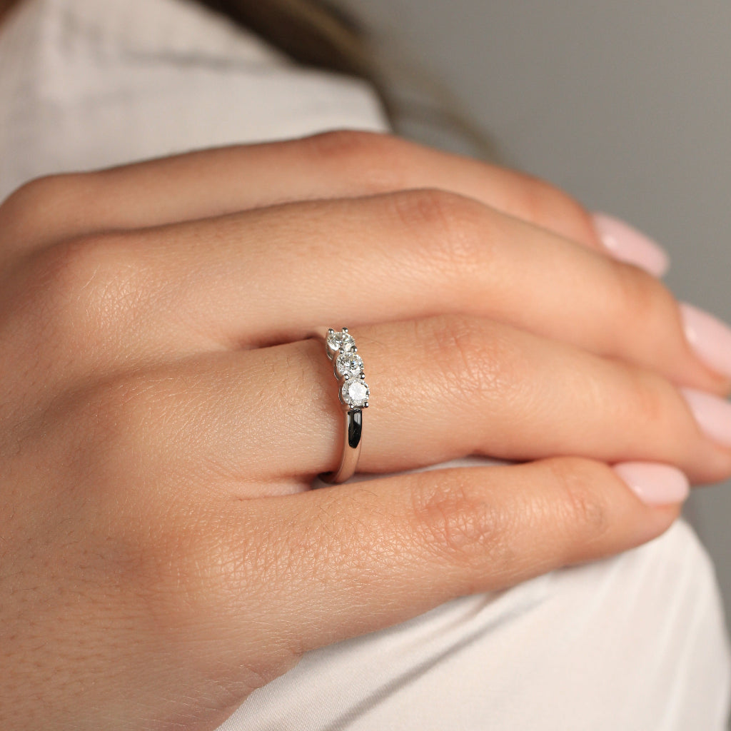 Sortija tres diamantes