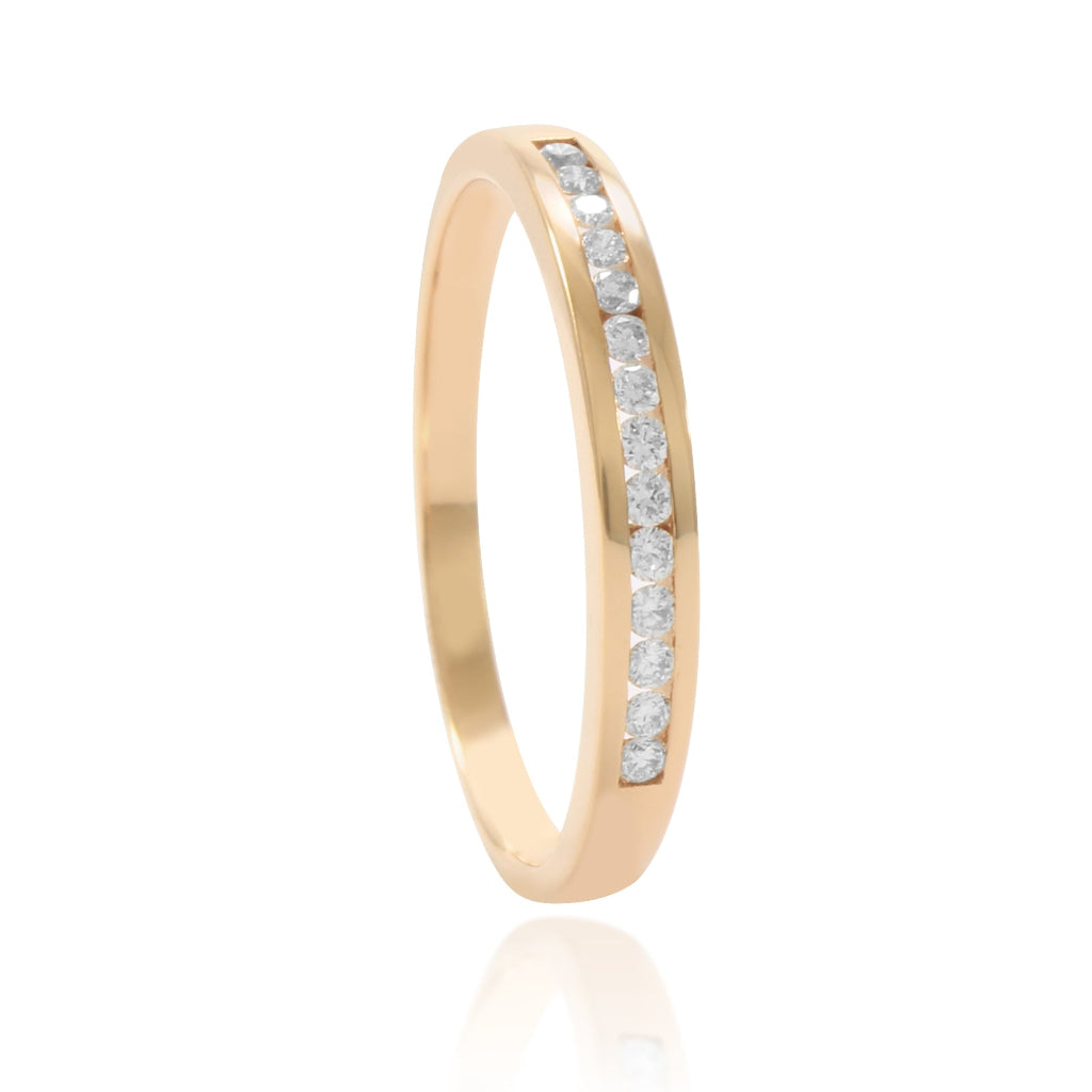 Sortija de carril elaborada en oro rosa de 18k con diamantes