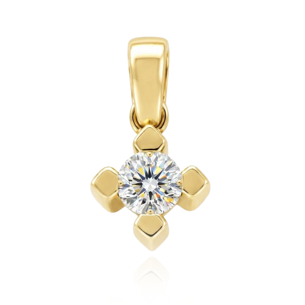 Colgante realizado en oro amarillo de 18 quilates con un solitario de diamante talla brillante de 0,29 ct, engastado en cuatro garras cuadradas. Reasa triangular.