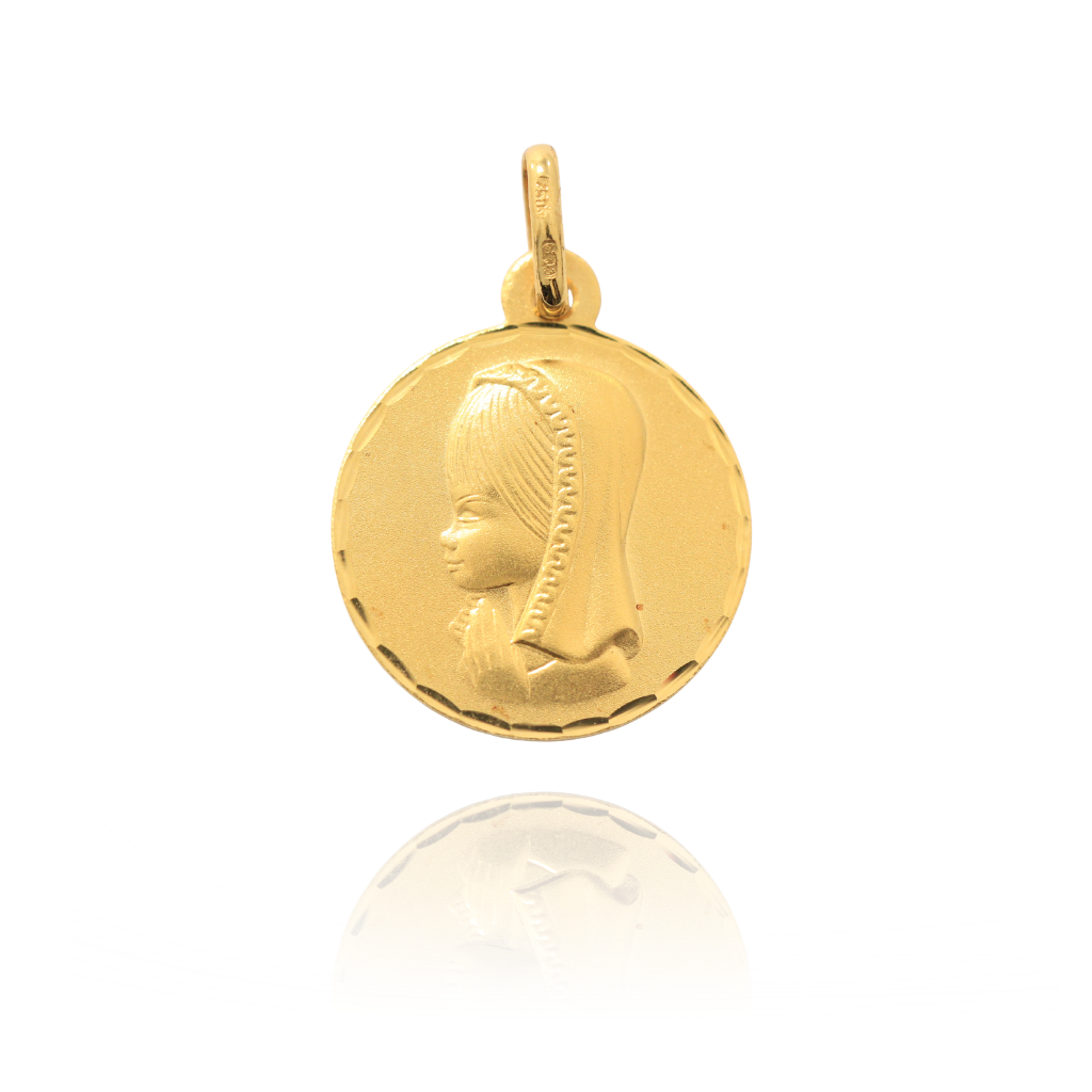 Colgante realizado en oro amarillo de 18k de irgen niña con bisel 