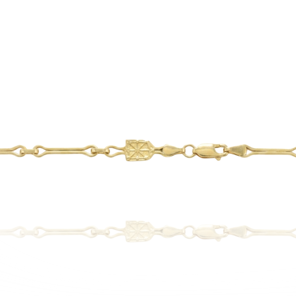 Collar gargantilla de navarra realizada en oro amarillo de 18 quilates con el eslabón y el escudo de Navarra. La gargantilla mide 61,5cm de largo