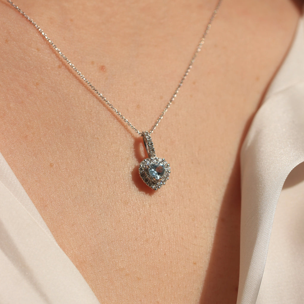 Gargantilla oro blanco, diamantes y aguamarina