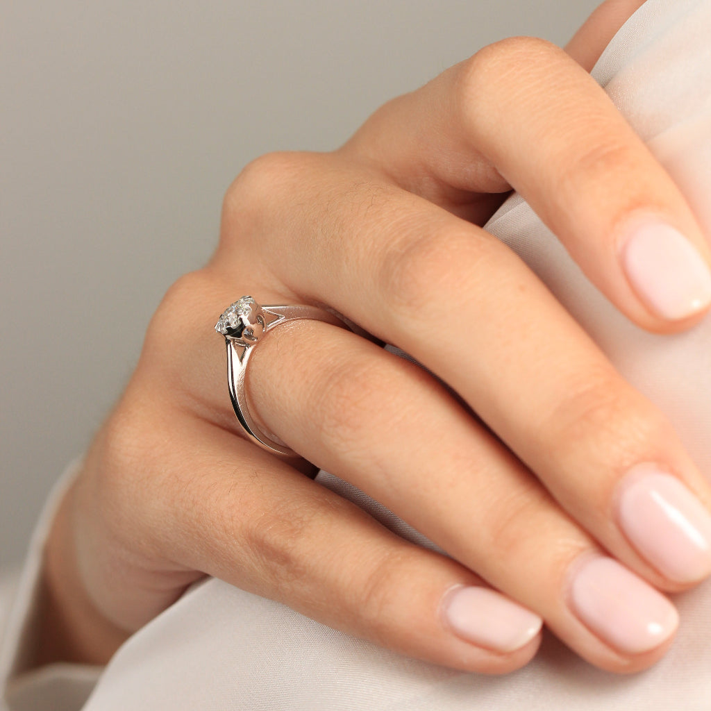 Sortija de oro blanco 18k con diamantes talla brillante