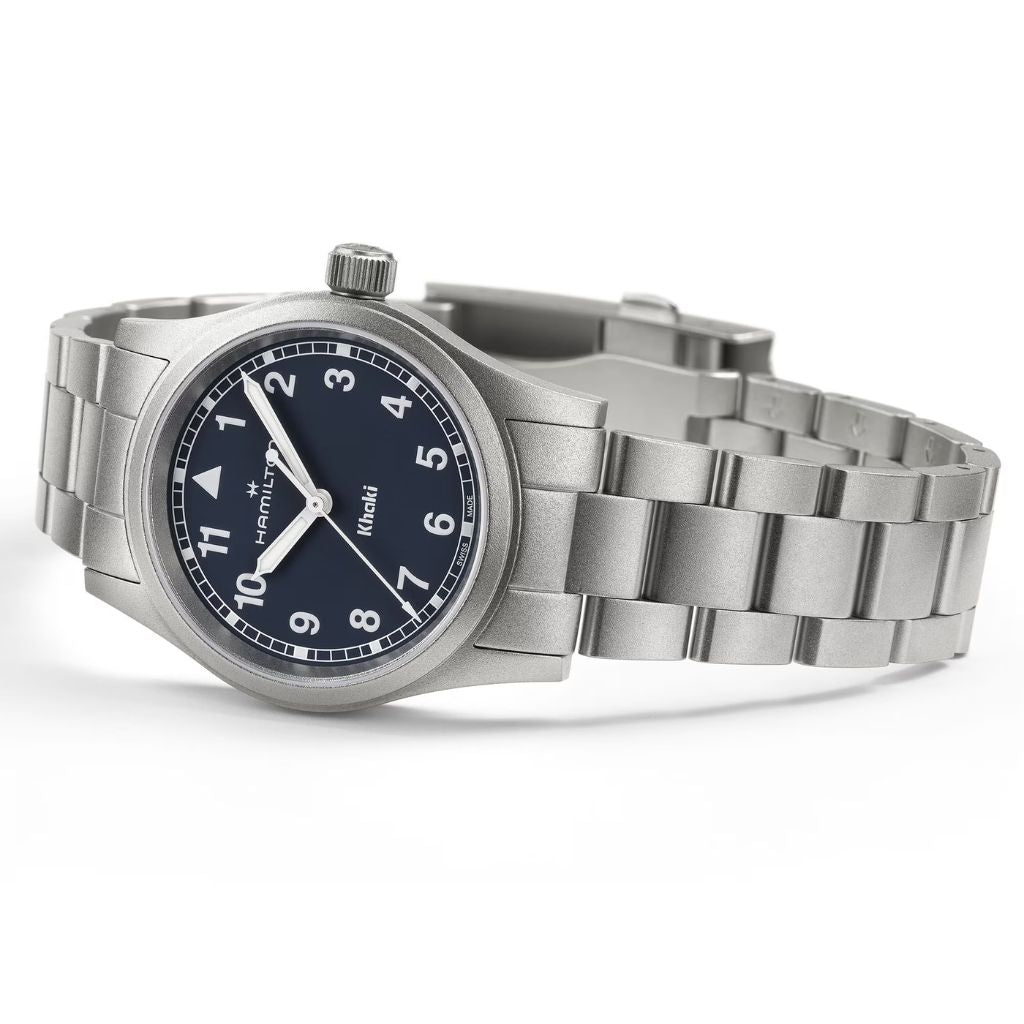 Hamilton Khaki Field Quartz de 33mm con esfera azul y correa de acero. Joyería Pamplona.