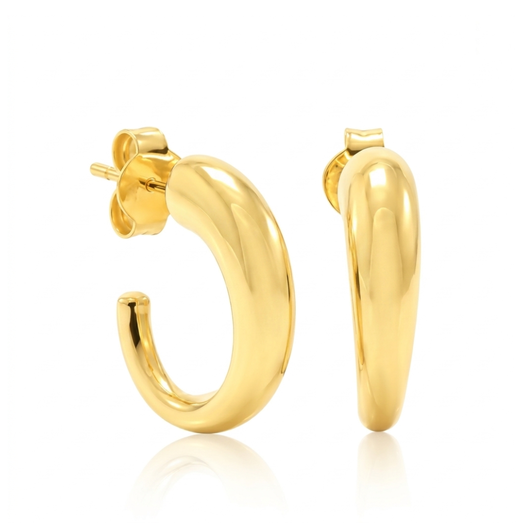 Pendientes realizados en oro amarillo de 18 quilates.