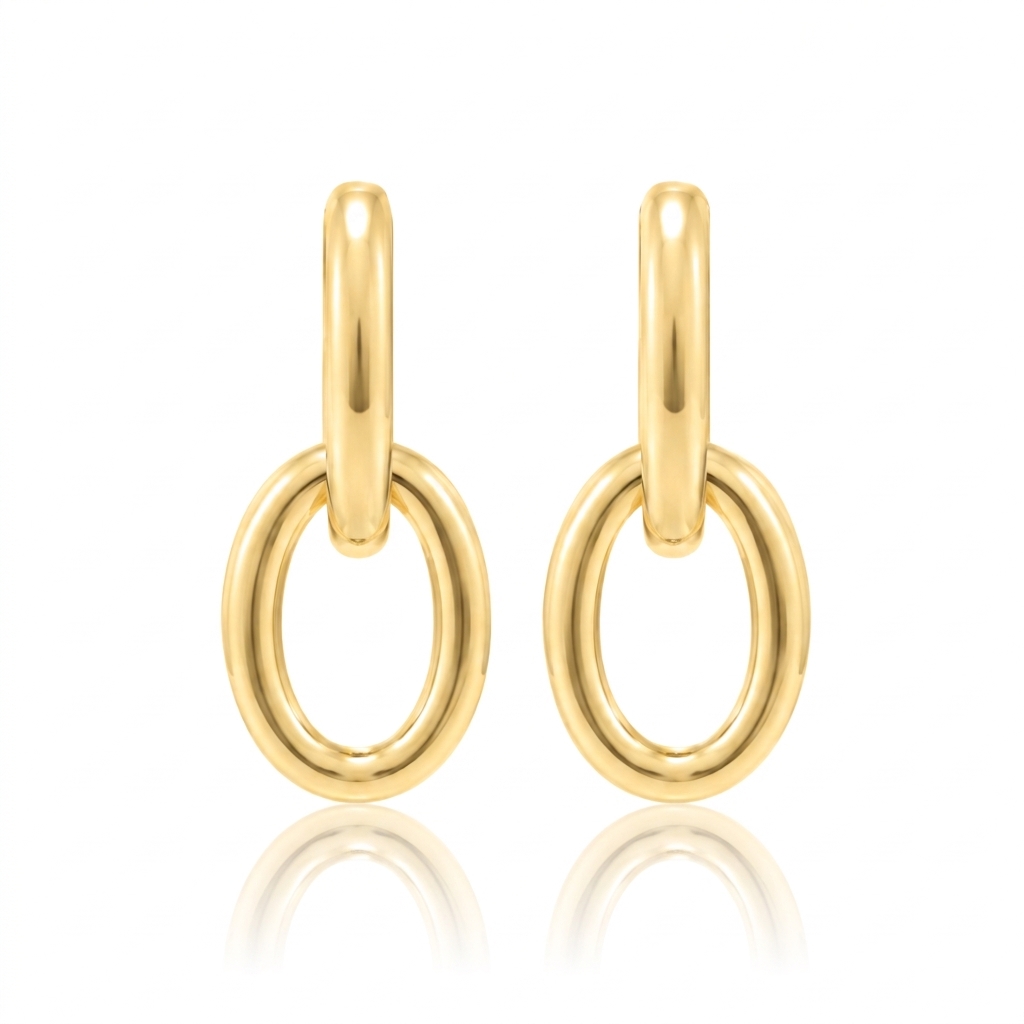 Pendientes realizados en oro amarillo de 18 quilates.