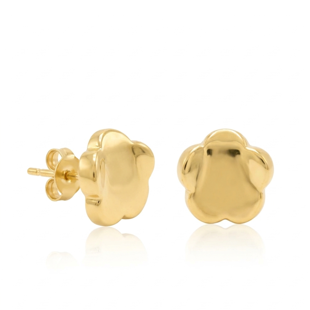 Pendientes realizados en oro amarillo de 18 quilates.
