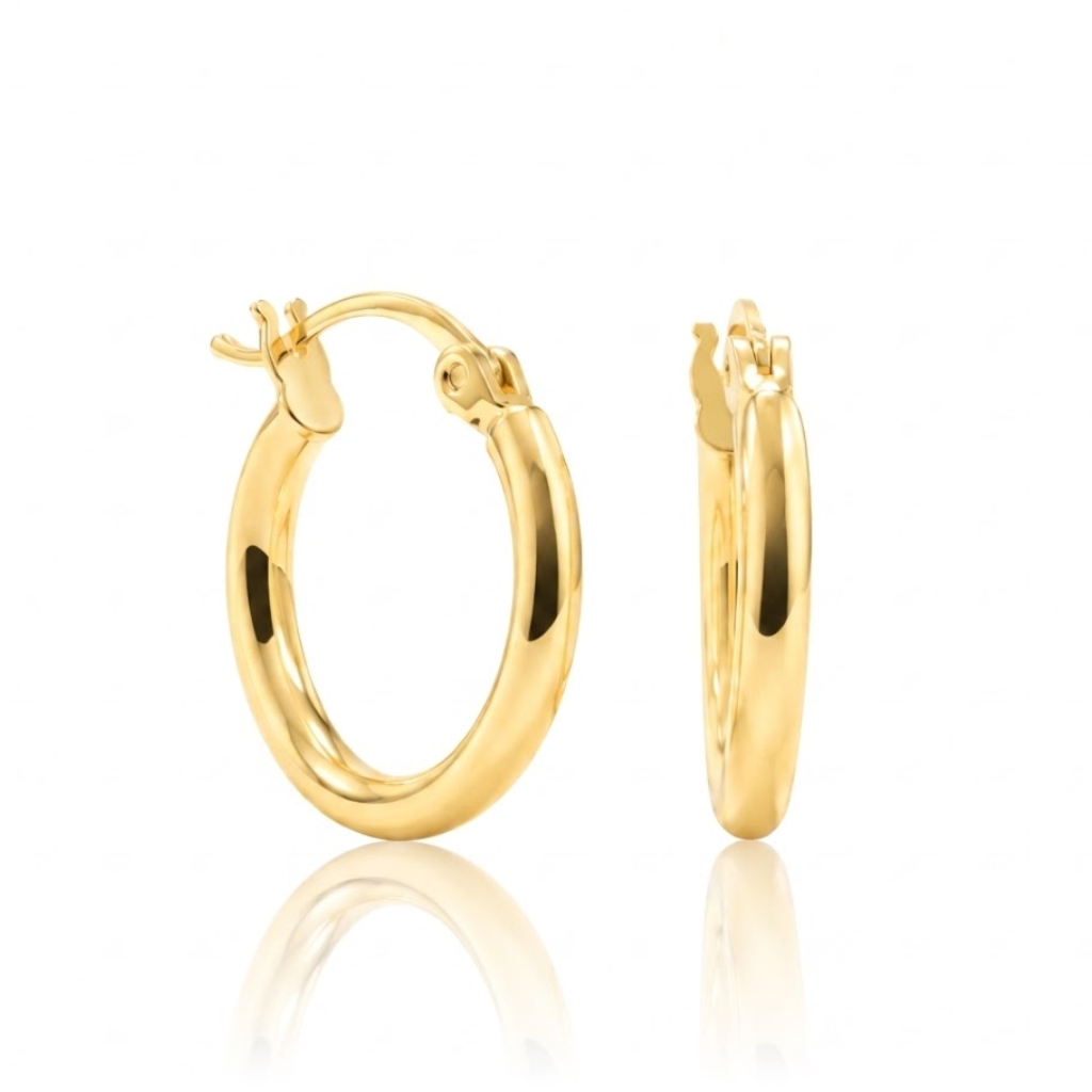 Pendientes de aro realizados en oro amarillo de 18 quilates.