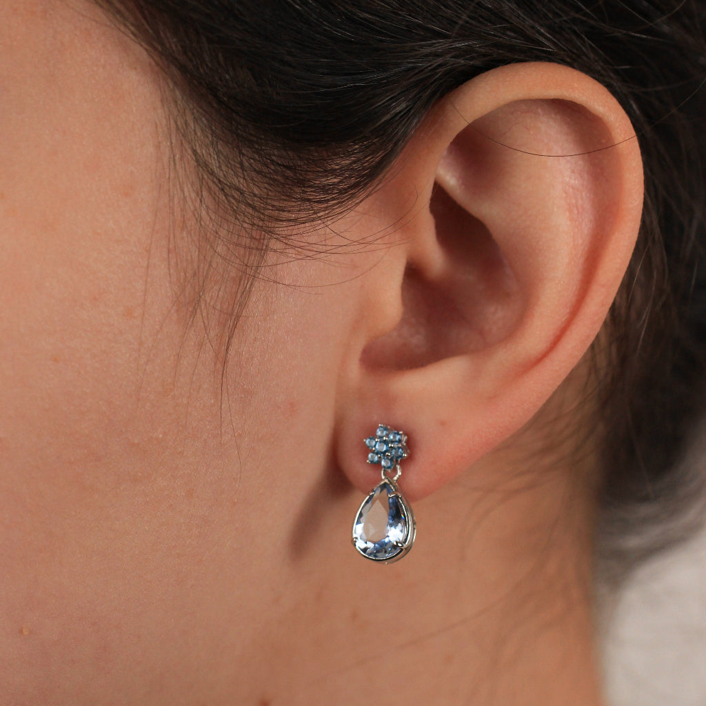 Pendientes novia azules con circonita azul en forma de flor y lagrima