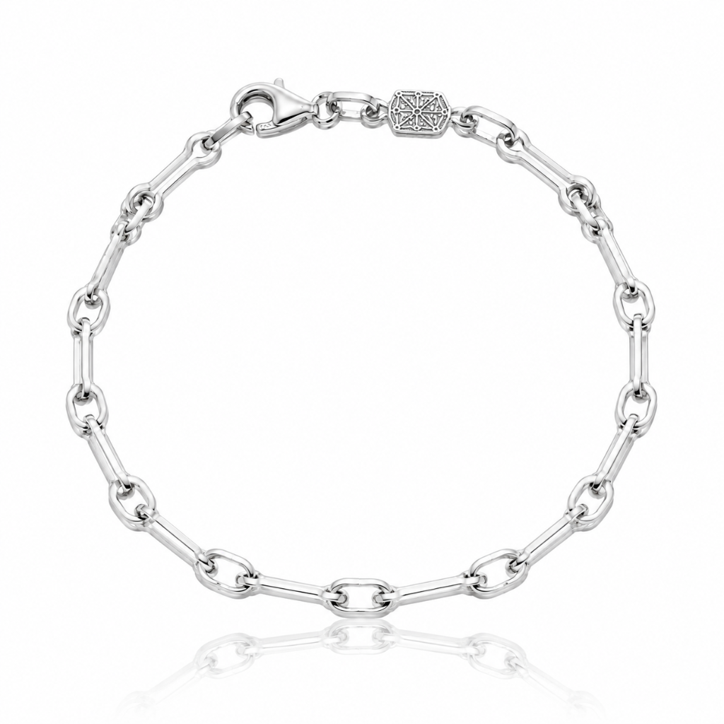 Pulsera de navarra realizada en plata de primera ley (925) con la cadena y el escudo de Navarra.