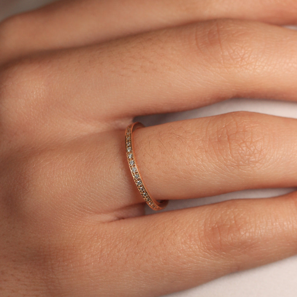 Sortija Carril de oro rosa y diamantes