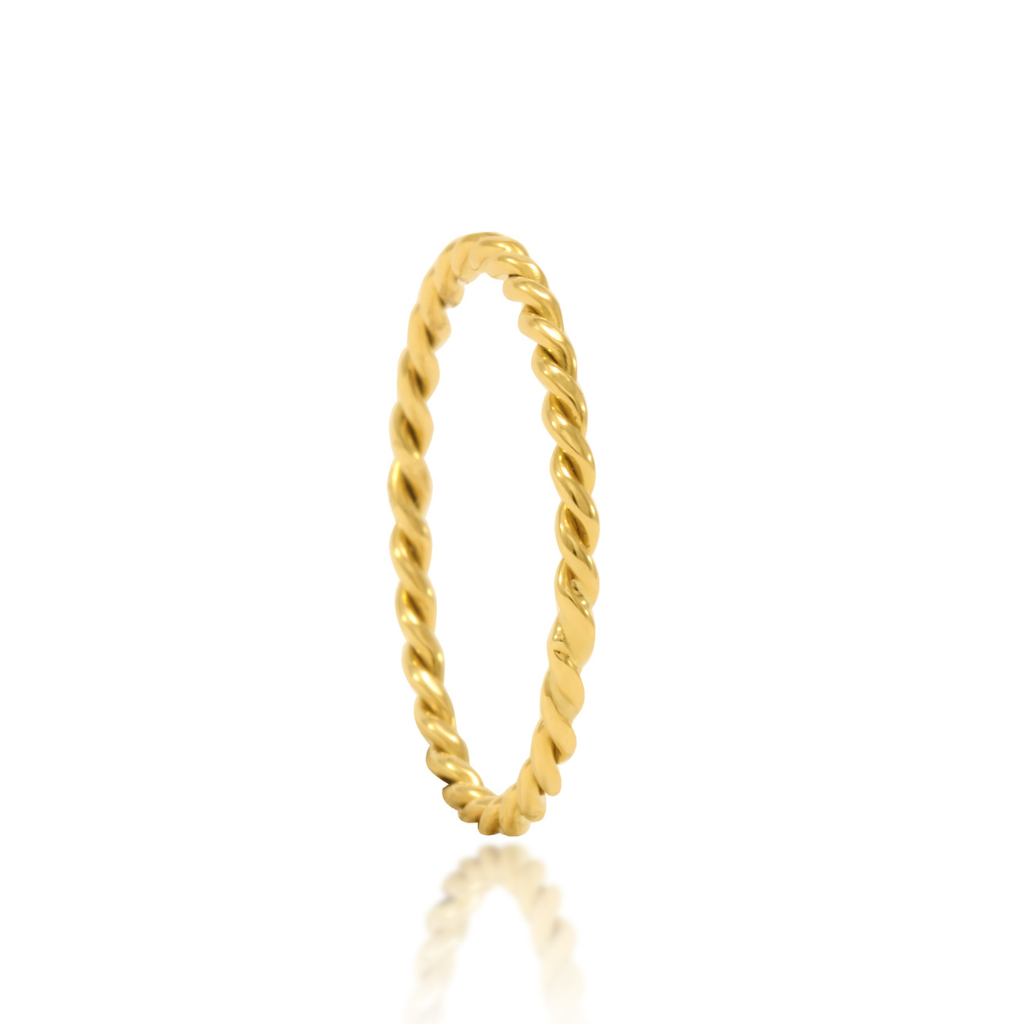Sortija de brazos entrelazados de oro amarillo 18 quilates. Colección MONTREY, la marca de la casa. Pamplona Navarra.