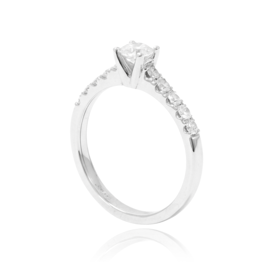 anillo compromiso oro blanco con diamantes en los laterales