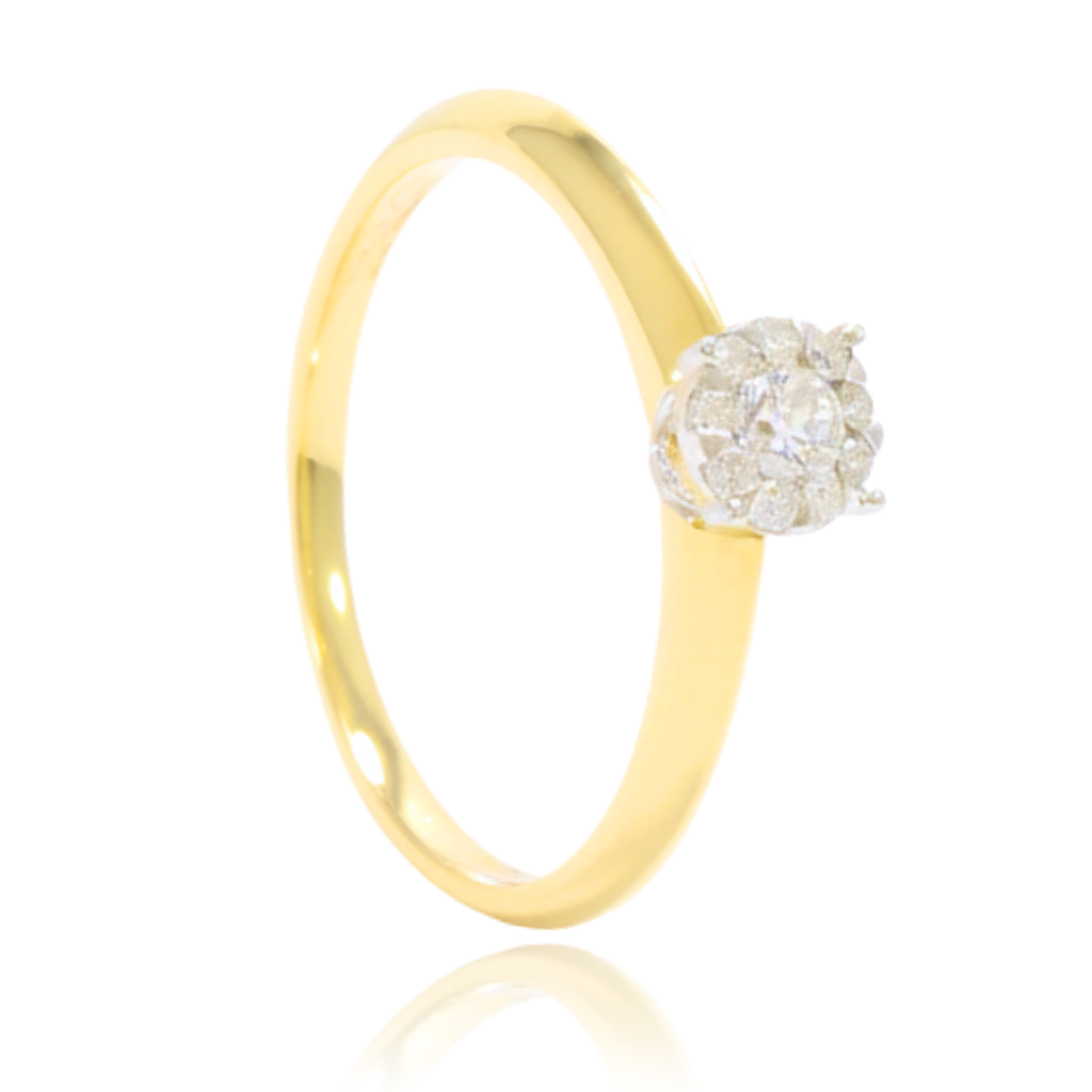 anillo compromiso en oro amarillo de 18 quilates con diamantes