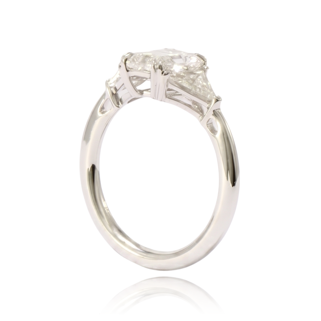 anillo de compromiso oro blanco 18k con diamante creado