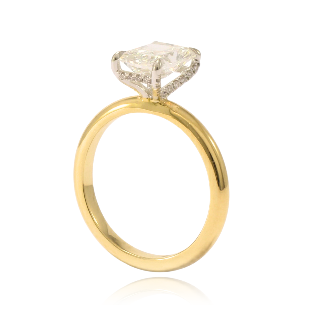 anillo de compromiso oro amarillo 18k con diamantes de laboratorio rectangular