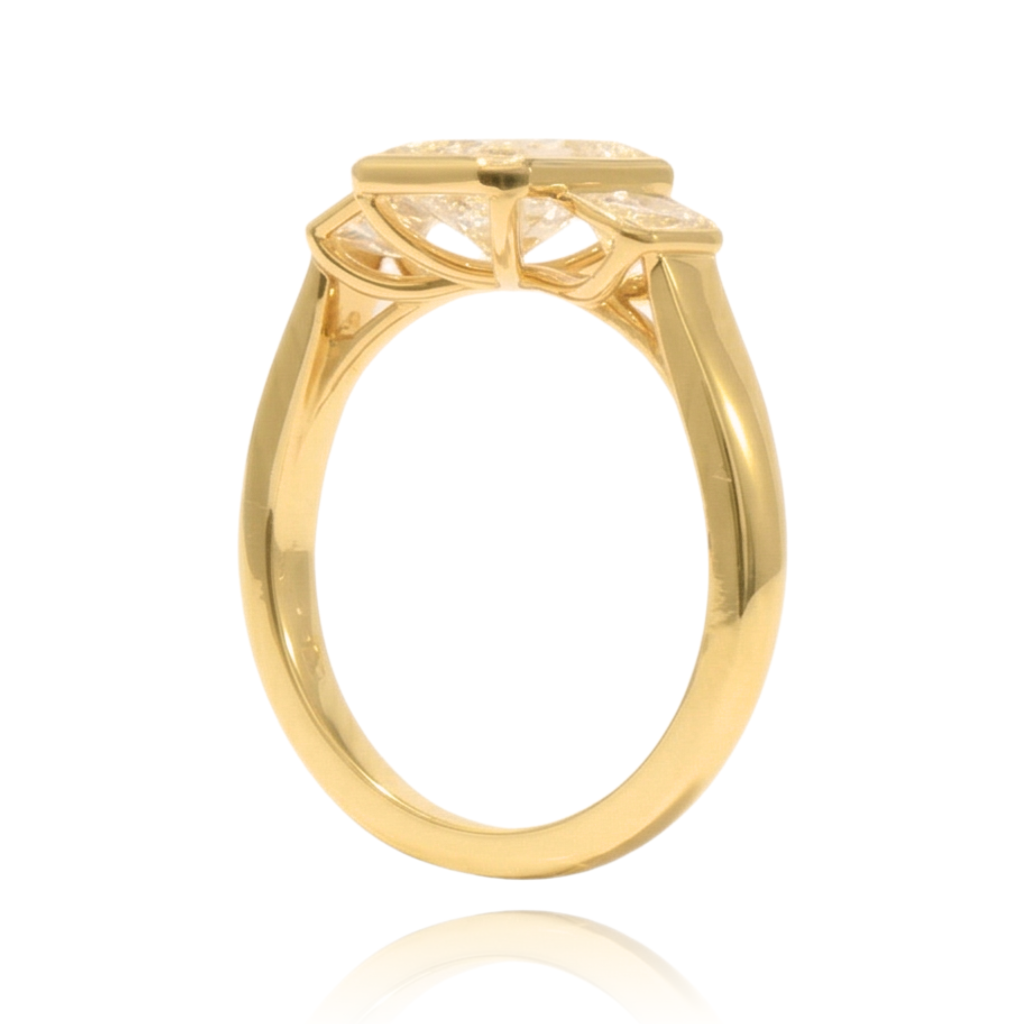 anillo compromiso en oro amarillo 18k con diamante de laboratorio