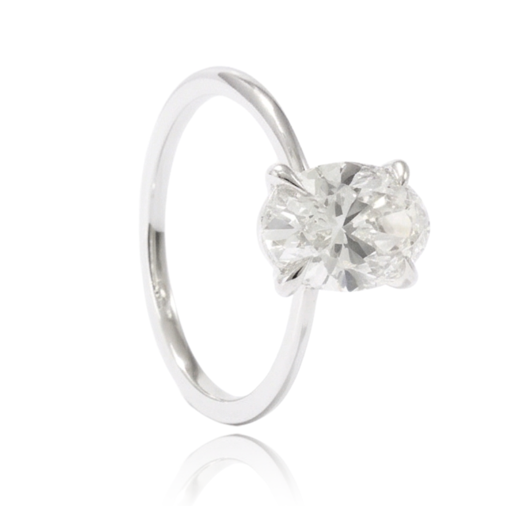 anillo de compromiso oro blanco 18k con diamante de laboratorio talla oval