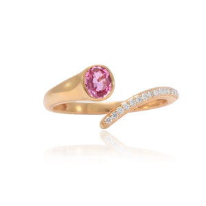 anillo oro rosa 18kt con diamantes y zafiro rosa pamplona
