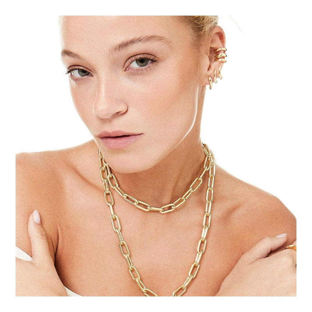 Pendientes trepadores de plata de primera ley (925) chapada en oro amarillo de 18kt.
