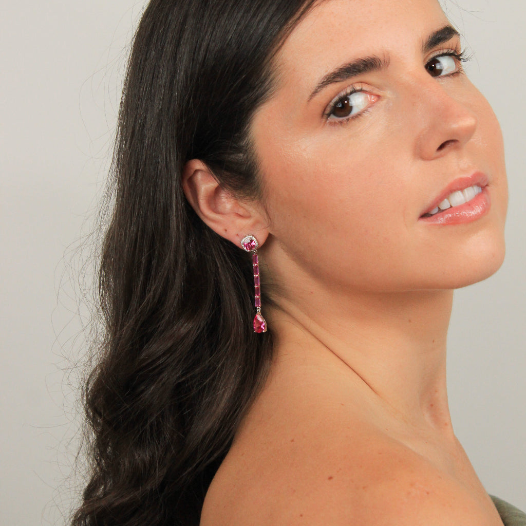 Pendientes invitada en plata de primera ley con circonitas rosas