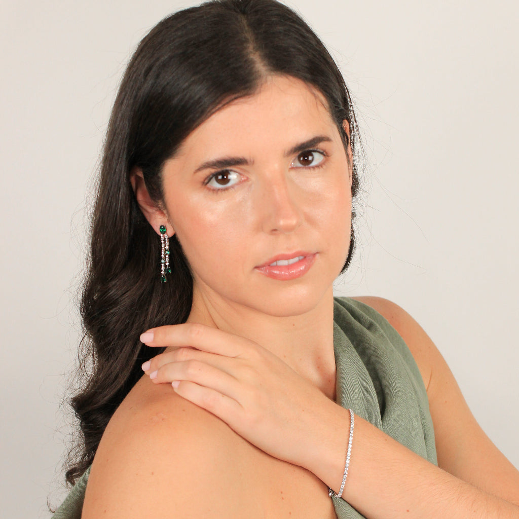 Pendientes de invitada verdes en plata de primera ley con circonitas