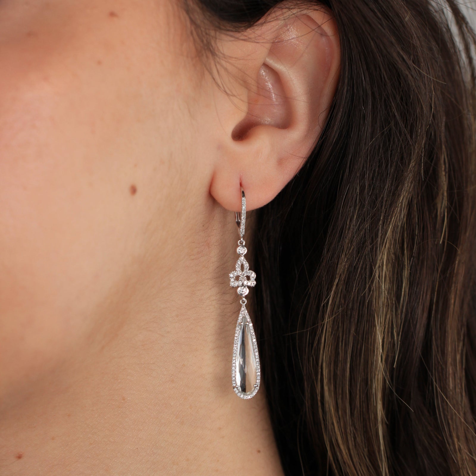 Pendientes de novia vintage oro blanco largos de novia
