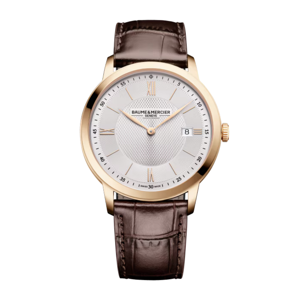 Reloj Baume &amp;; Mercier Classima 10857 de Cuarzo con caja de 40 mm de acero con revestimiento PVD dorado esfera plateada y fecha situada a las 3, con correa de piel marrón. BIJOYA, relojería pamplona