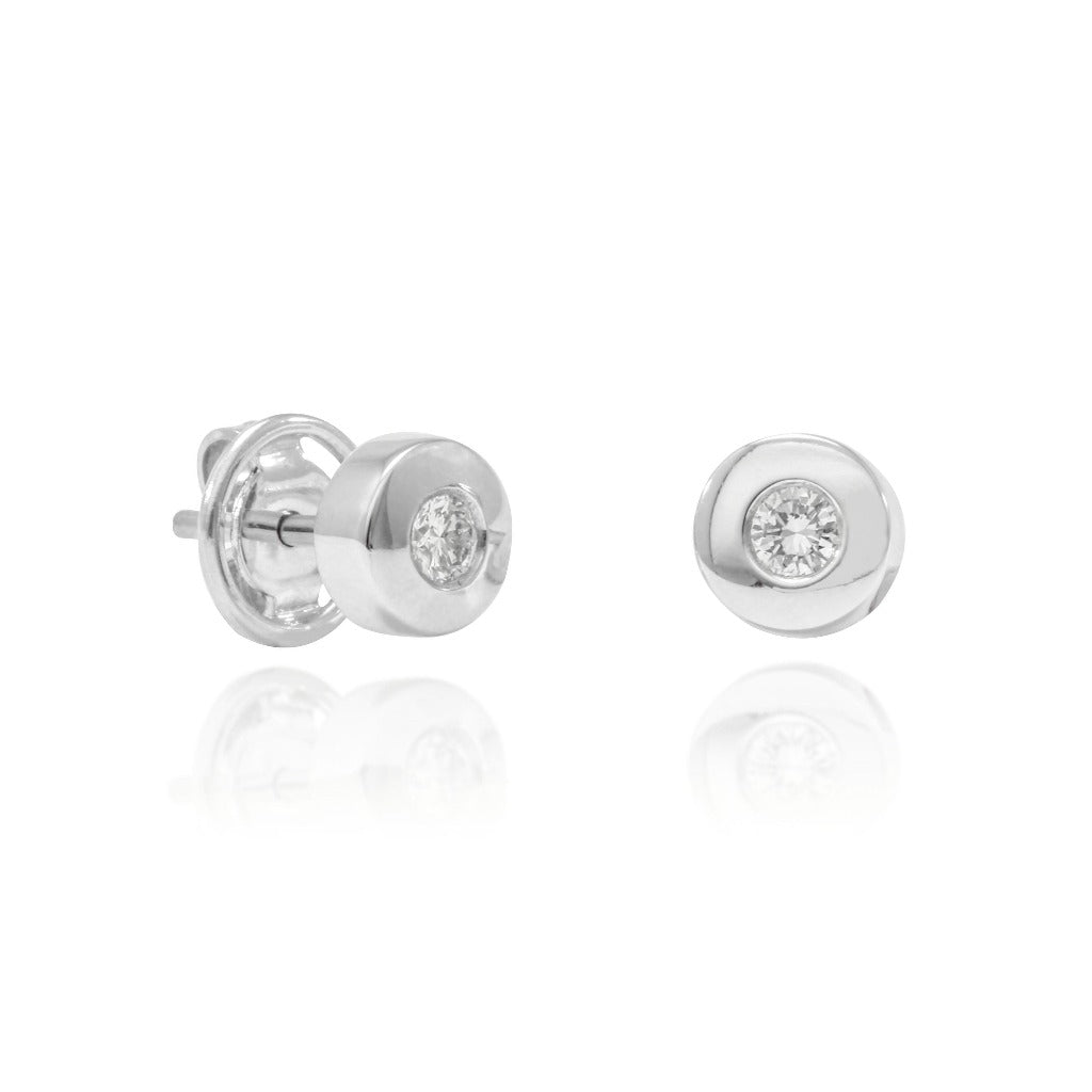 Pendientes de oro blanco de 18 quilates engastado con diamantes. Joyería Pamplona.