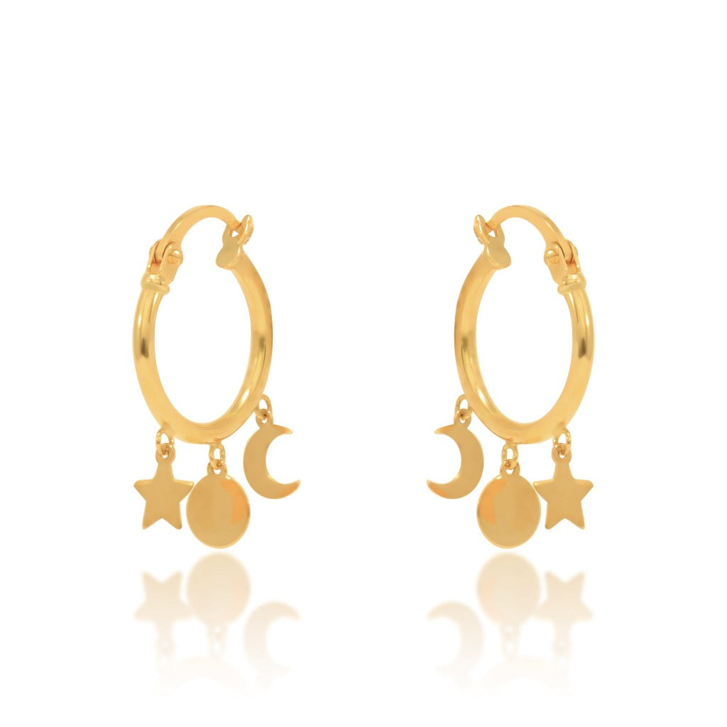 Pendientes aro en oro amarillo 18 quilates con un motivo de luna, estrella y chapa en cada uno.